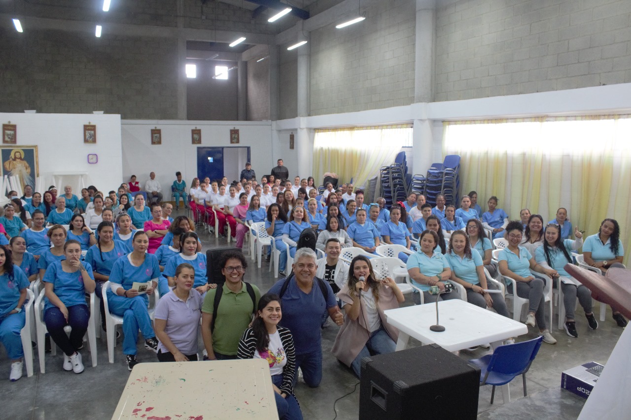 Lorena González — empresas y equipos